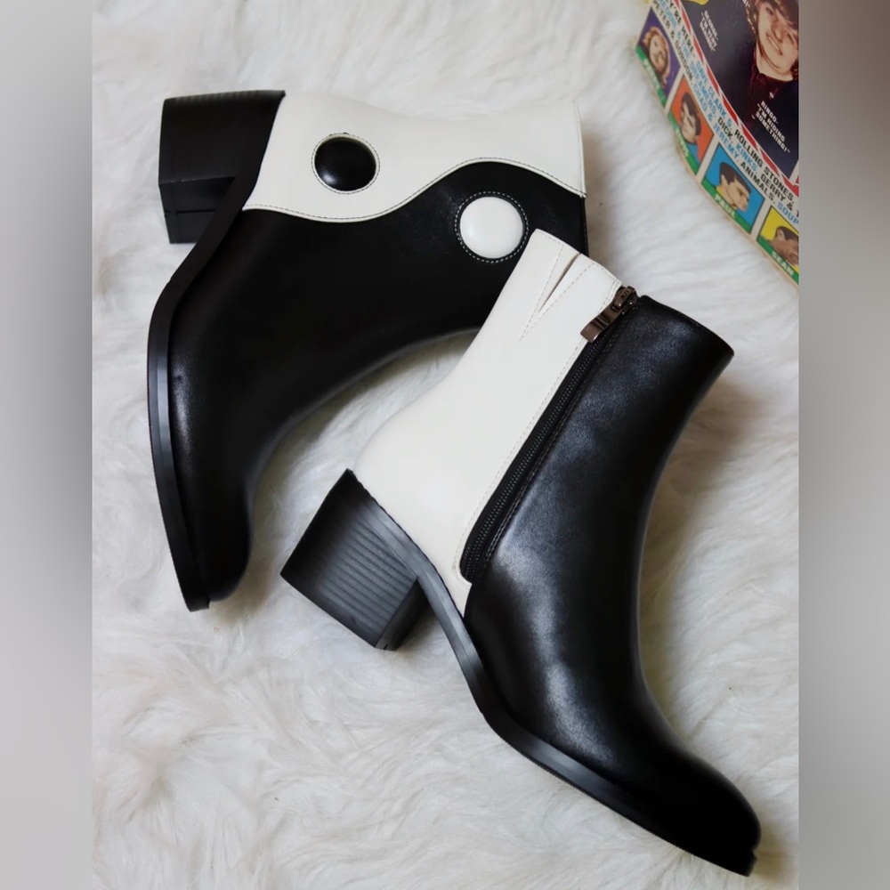 Yin Yang boots